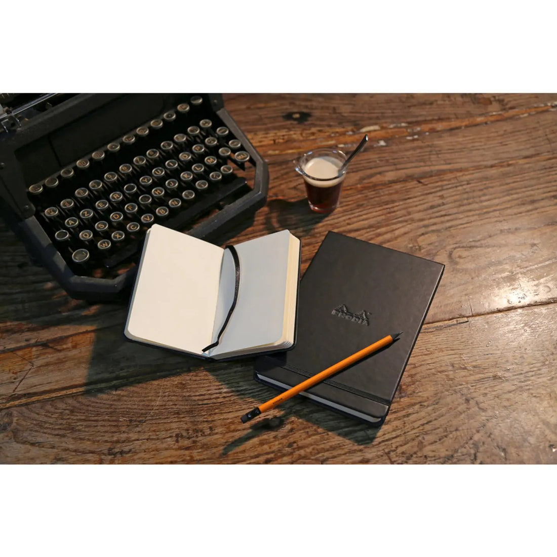 Carnet rembordé rigide vierge -noir- 192 pages (9x14cm) RHODIA