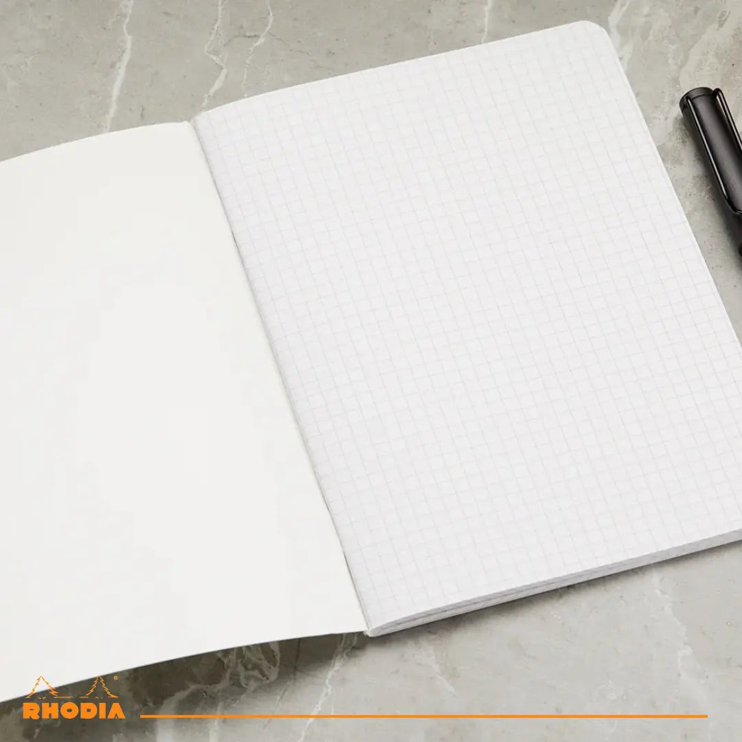 Cahier agrafé 5/5 -noir- A5. 48 pages (14.8x21cm) RHODIA
