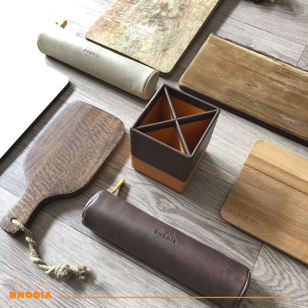 Trousse ronde - simili cuir italien -noir  (21.5x 5cm) RHODIA