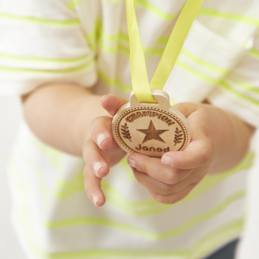 APPLEPOP: PRÉS. - MÉDAILLES (VENDU 12 UNITÉS) JANOD