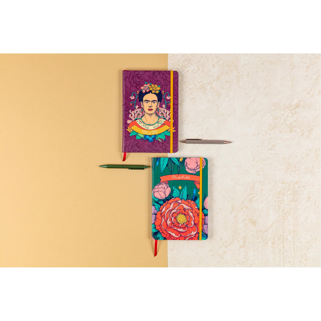 Carnet de notes Frida Kahlo ligné assortis rembordé rigide, marque page, fermeture élastique, 160 pa