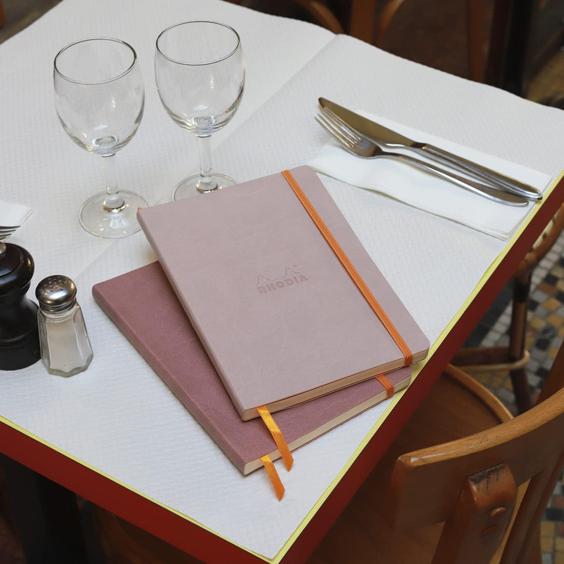 Carnet souple dot -bois de rose- A5. 160 pages  (14.8x21cm) RHODIA