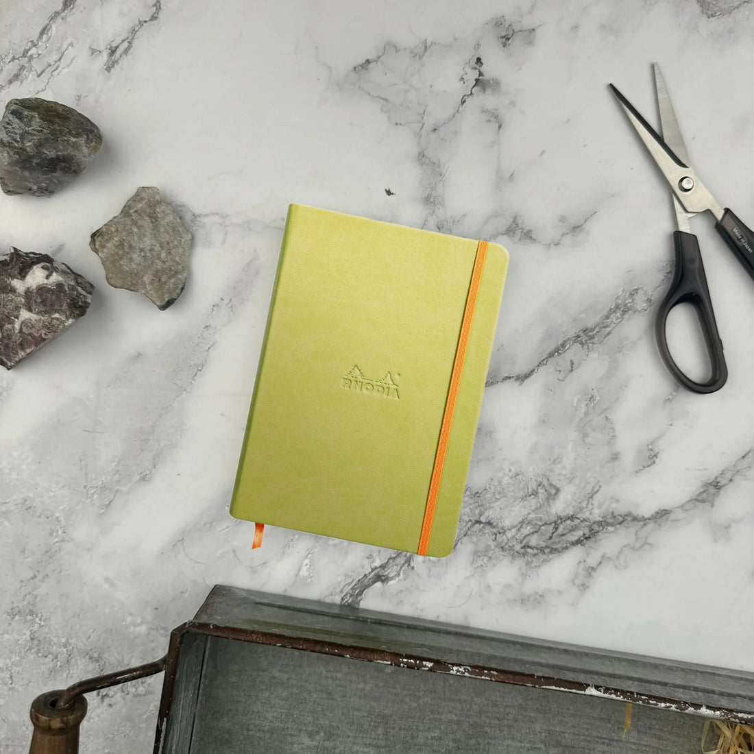 Carnet rembordé rigide ligné -vert anis- A5. 192 pages (14.8x21cm) RHODIA