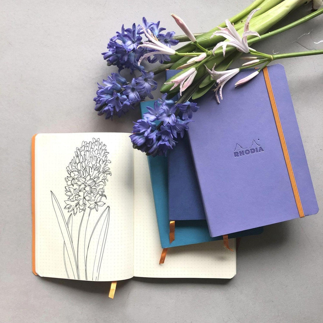 Carnet rembordé rigide ligné -bleu saphir- A5. 192 pages (14.8x21cm) RHODIA