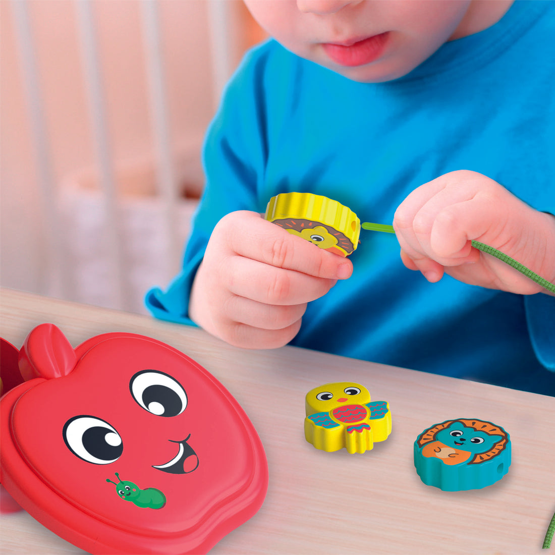 HAPPY APPLE & FRIENDS – LACING GAME