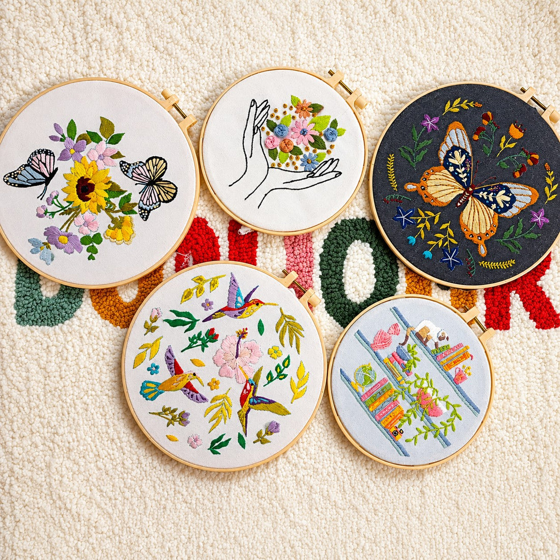 KIT DE BRODERIE – PAPILLON MINUIT
