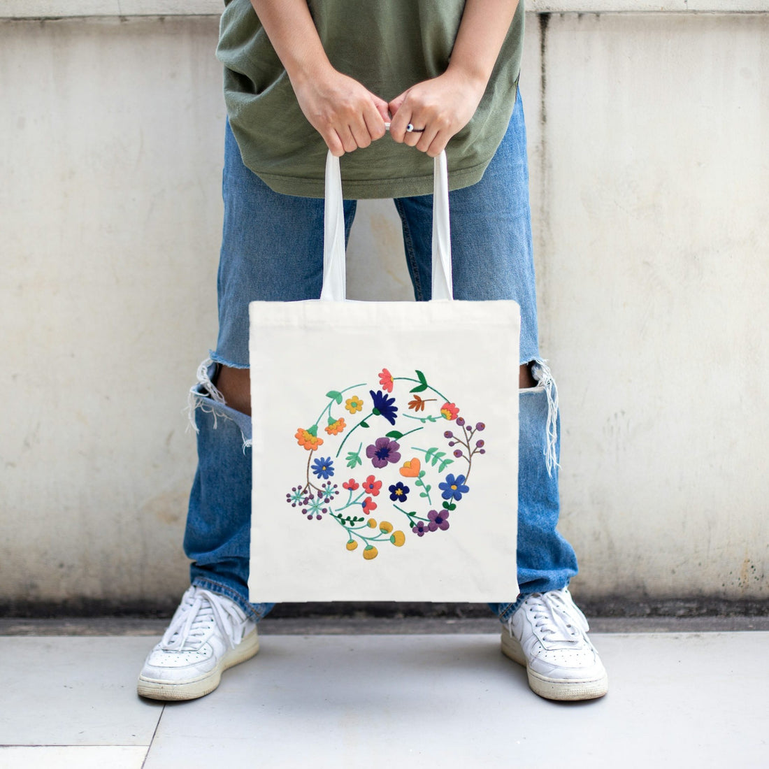 KIT DE BRODERIE – TOTE BAG FLEURI
