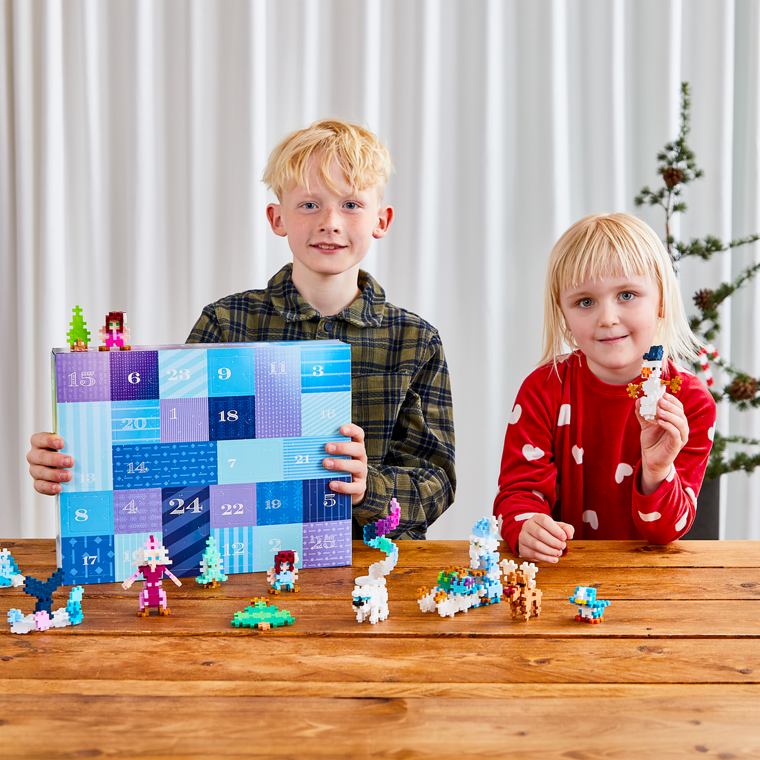 CALENDRIER DE L'AVENT  - L'AVENTURE DES AURORES BORÉALES DU PÈRE NOËL - 600 PIÈCES