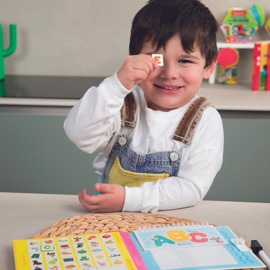 MAGNETIC TRAVEL BOOK LETTERS