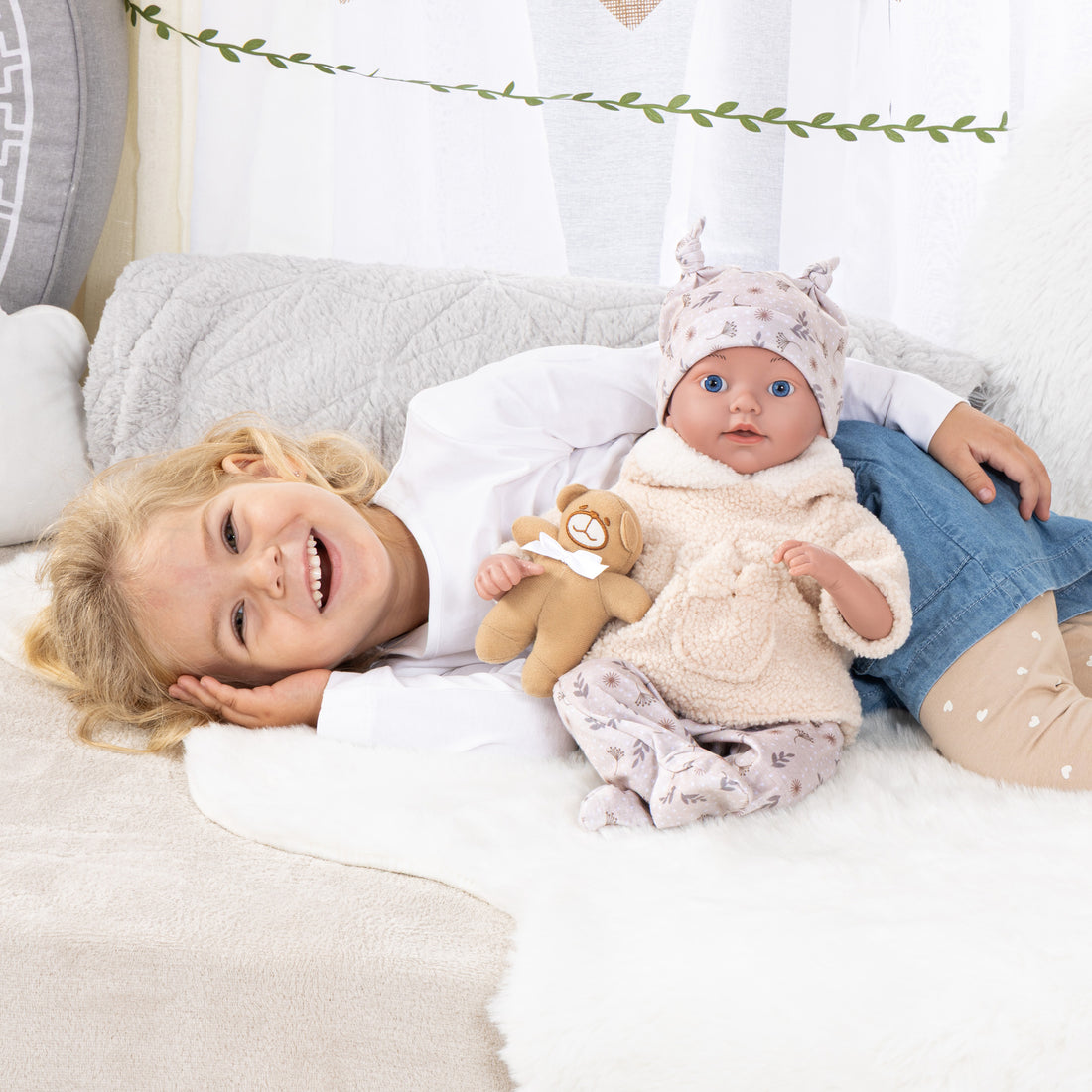 POUPÉE REBORN BABY AVEC COUVERTURE ET OREILLER - 38 CM