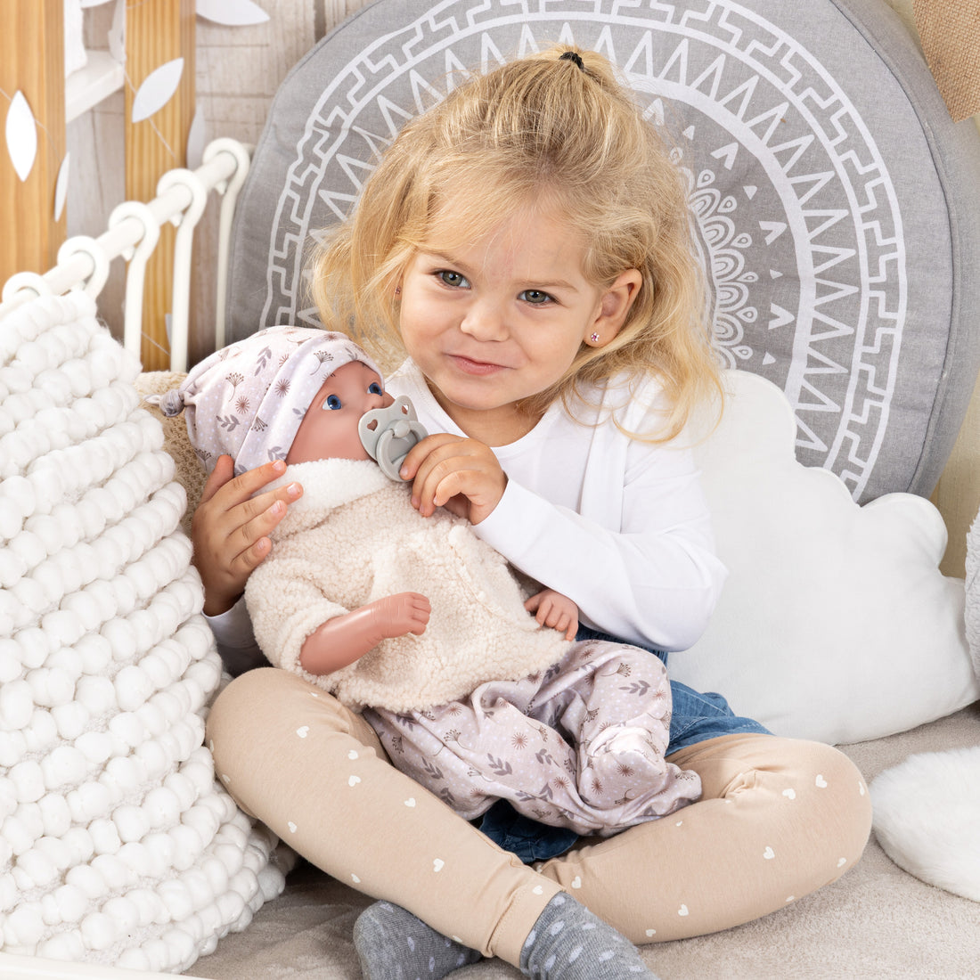 POUPÉE REBORN BABY AVEC COUVERTURE ET OREILLER - 38 CM