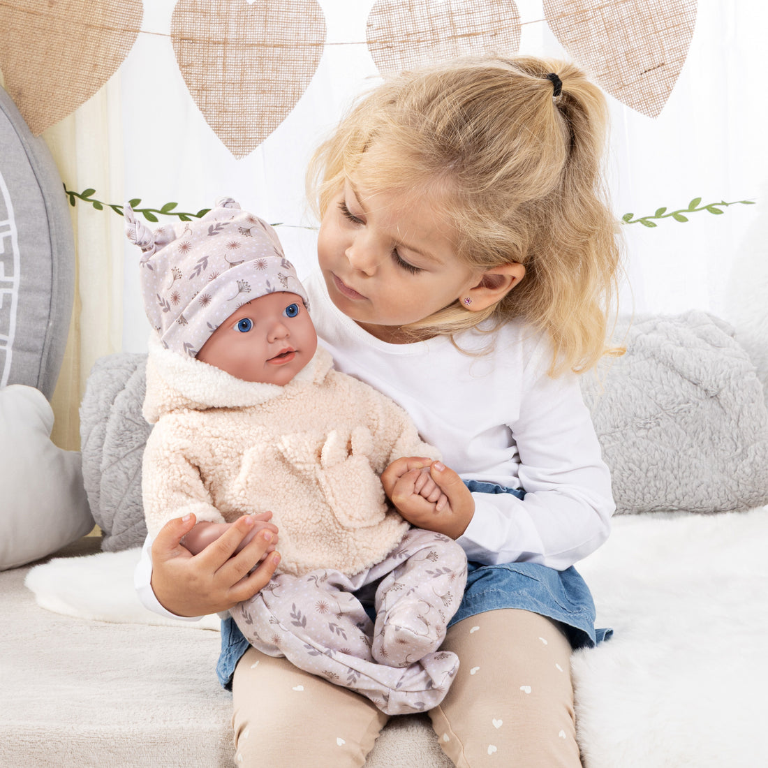 POUPÉE REBORN BABY AVEC COUVERTURE ET OREILLER - 38 CM