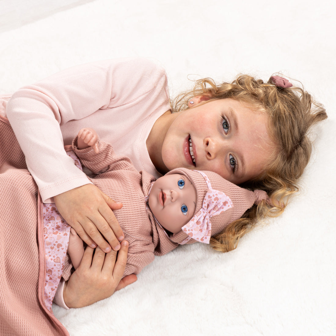 POUPÉE REBORN BABY AVEC COUVERTURE ET OREILLER - 38 CM