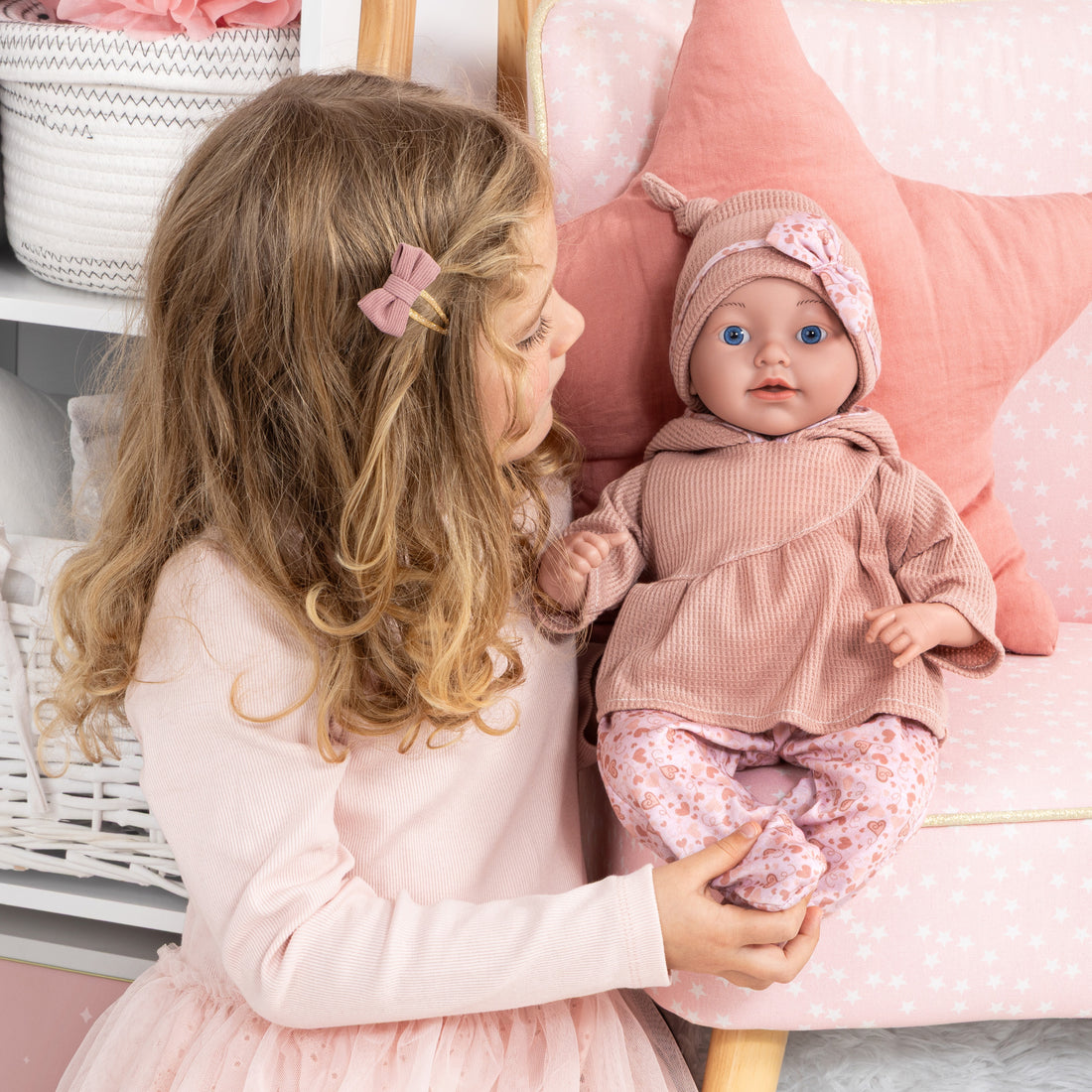 POUPÉE REBORN BABY AVEC COUVERTURE ET OREILLER - 38 CM