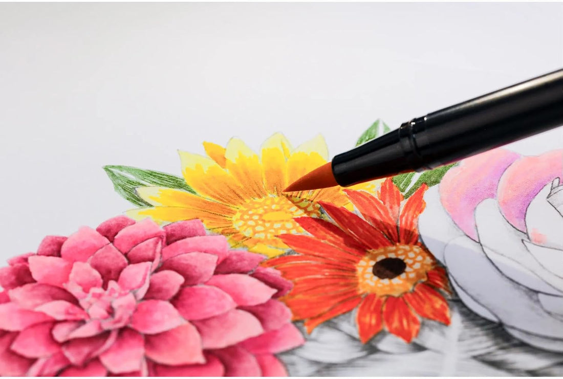 Bloc de coloriage multi-techniques ODELIA 250G, Les femmes 20 feuilles A4 by CLAIREFONTAINE