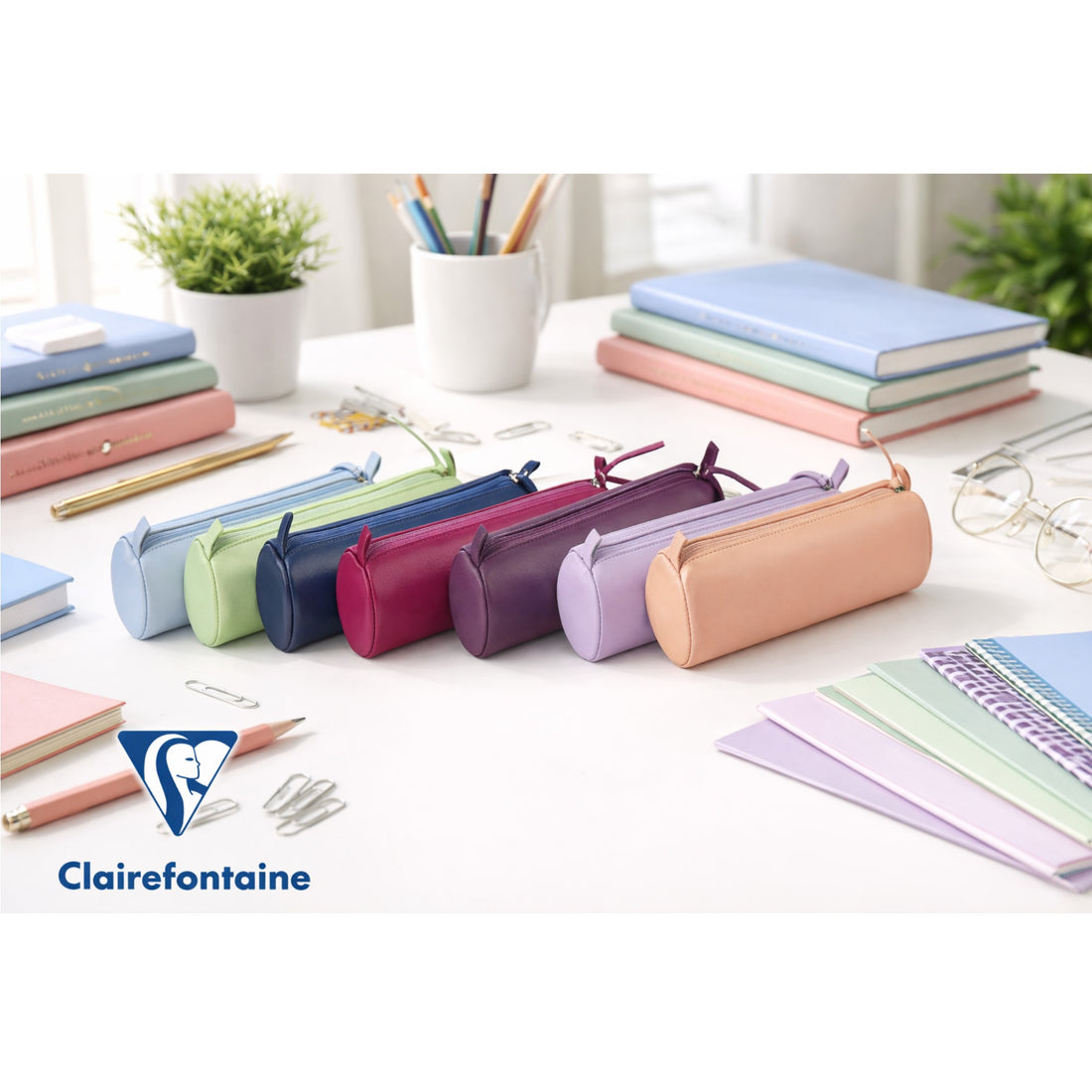 Trousse à crayons ronde cuir teinté violet (5.5x22cm)