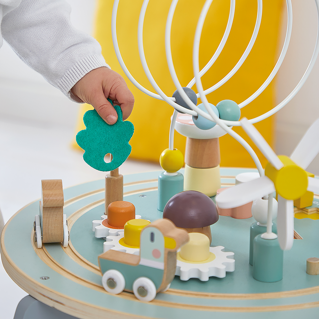 SWEET COCOON: TABLE D'ACTIVITÉS JARDIN JANOD
