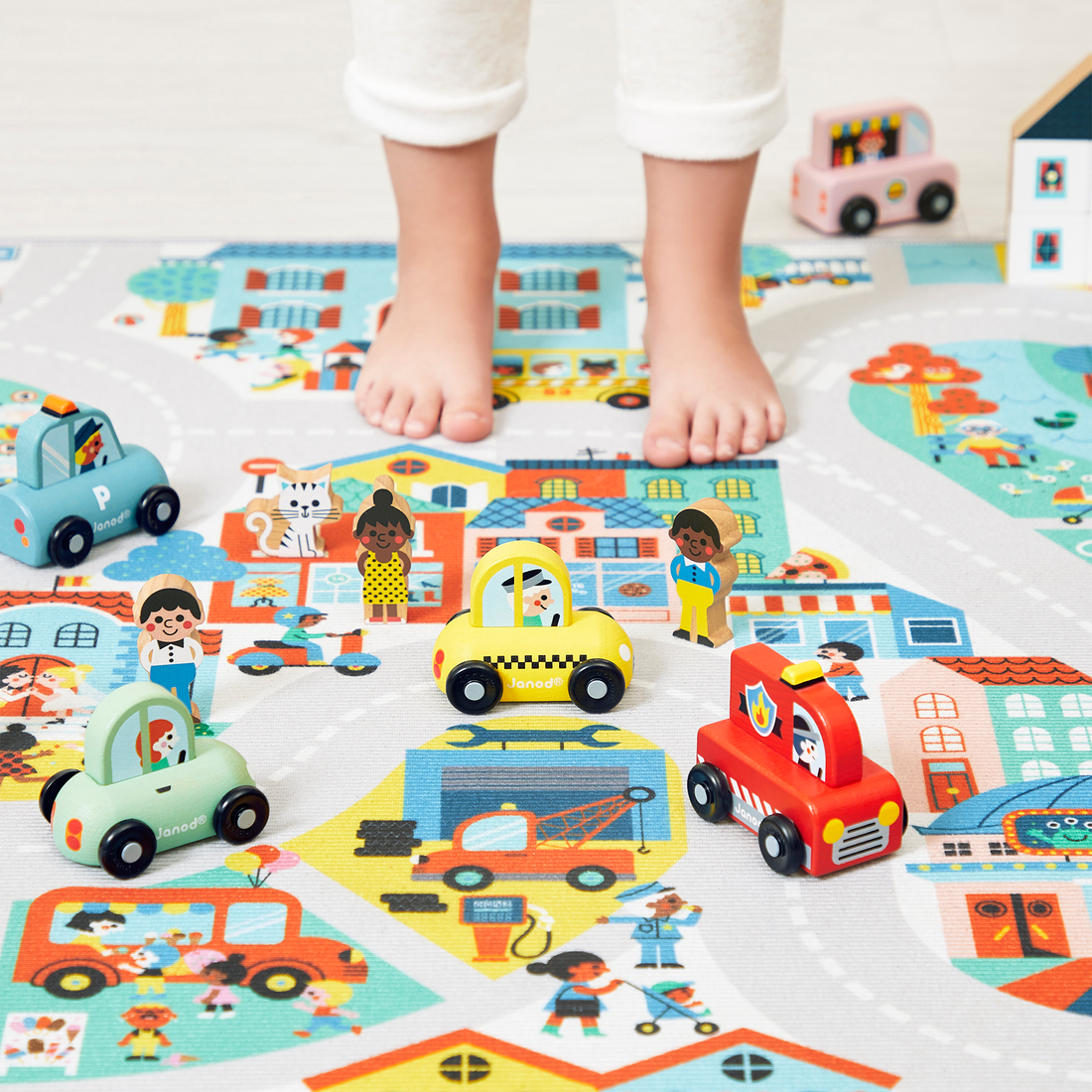 CROSS ROADS: TAXI JANOD