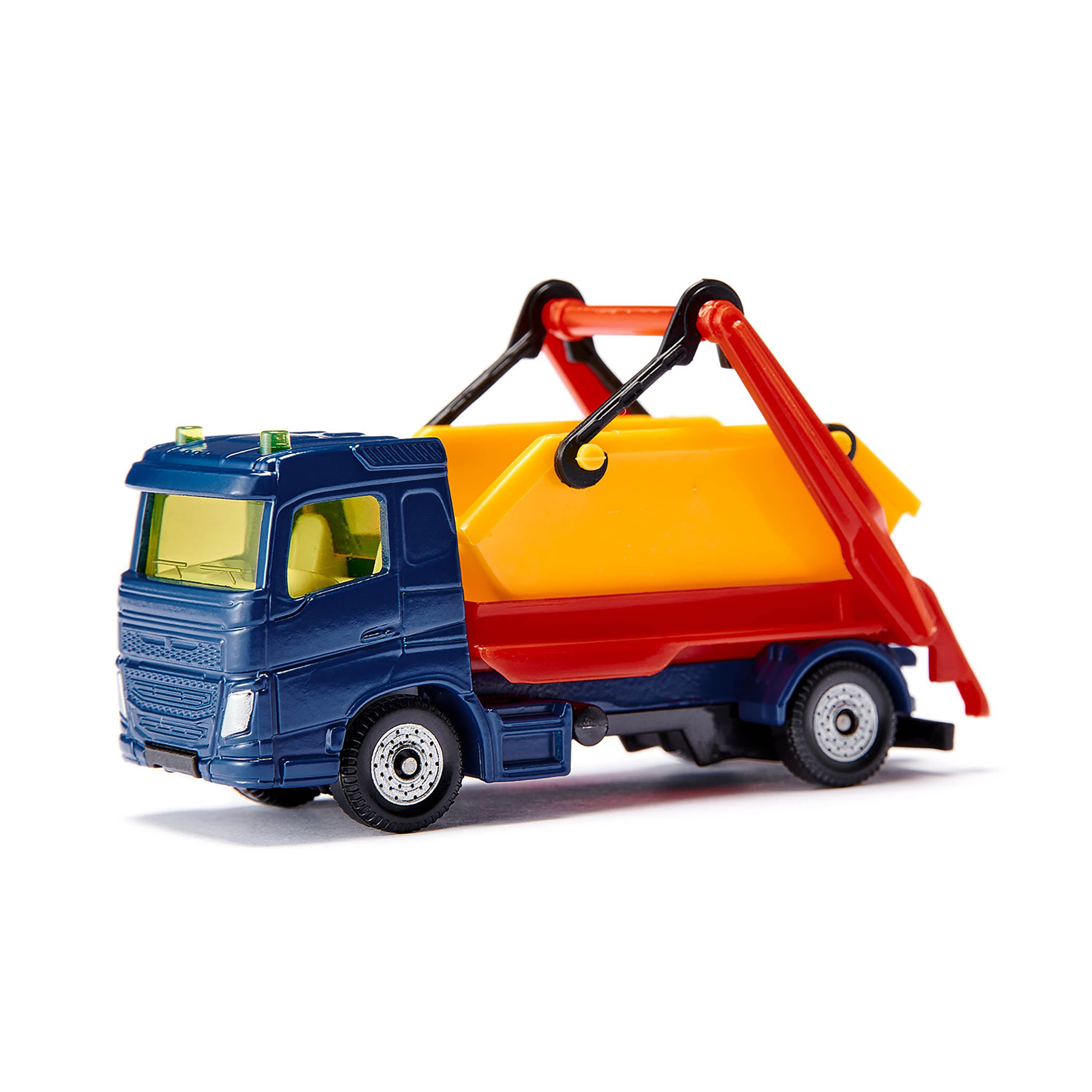 CAMION AVEC BENNE